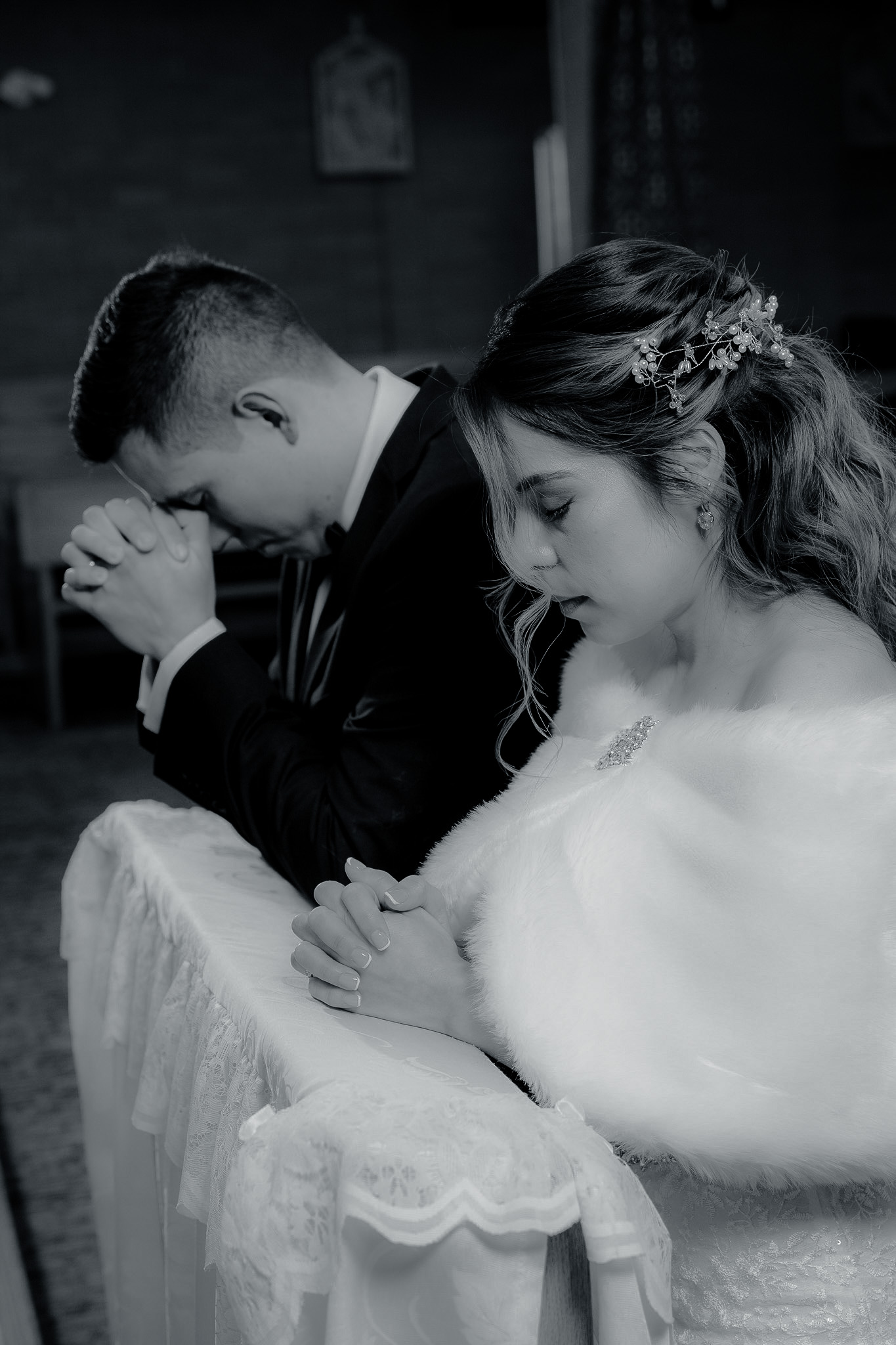 Wedding couple captured by RR Group Inc.
